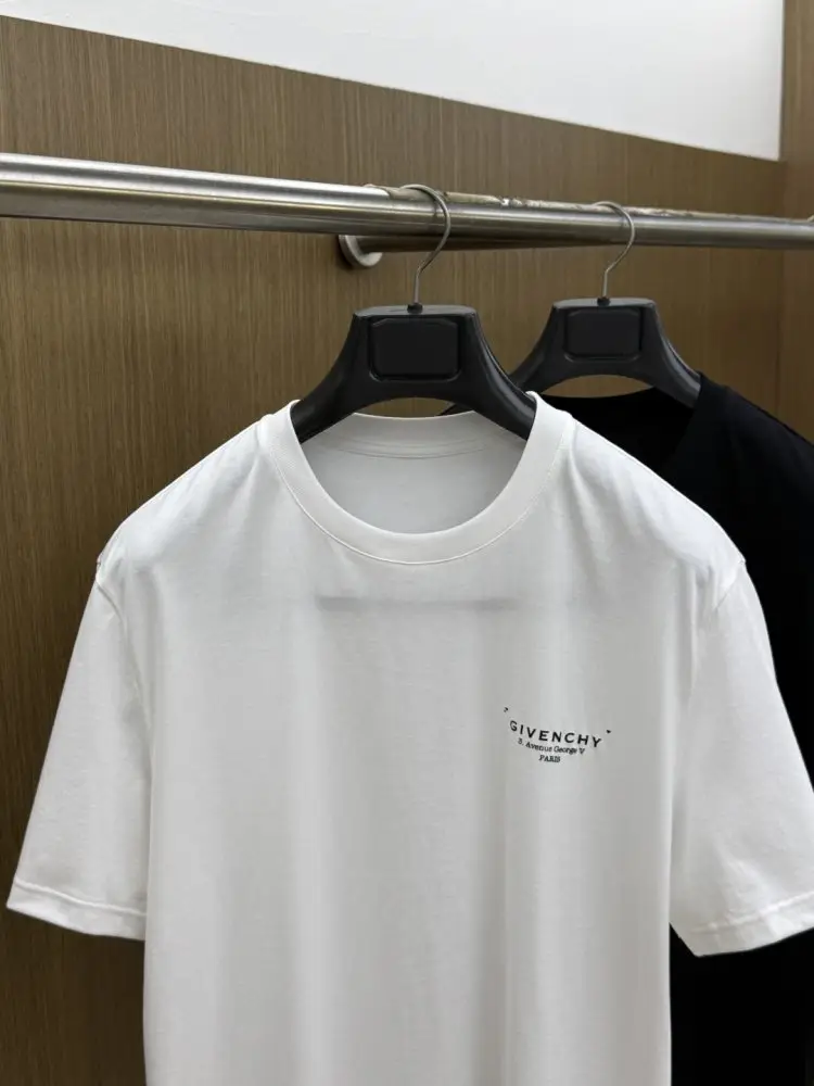 Givenchy T-shirt men's — Photo 2
