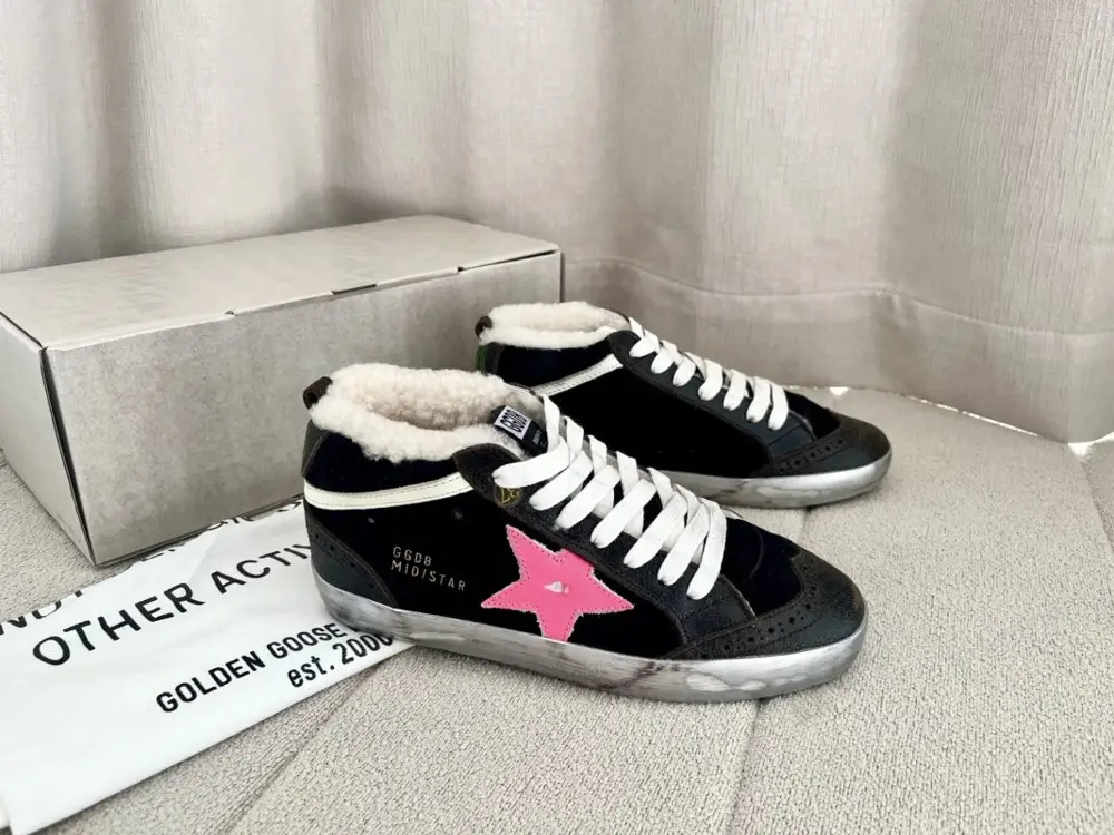 GGDB — Sneakers women's on fur