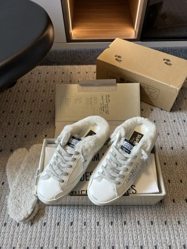 GGDB — Sneakers women's on fur