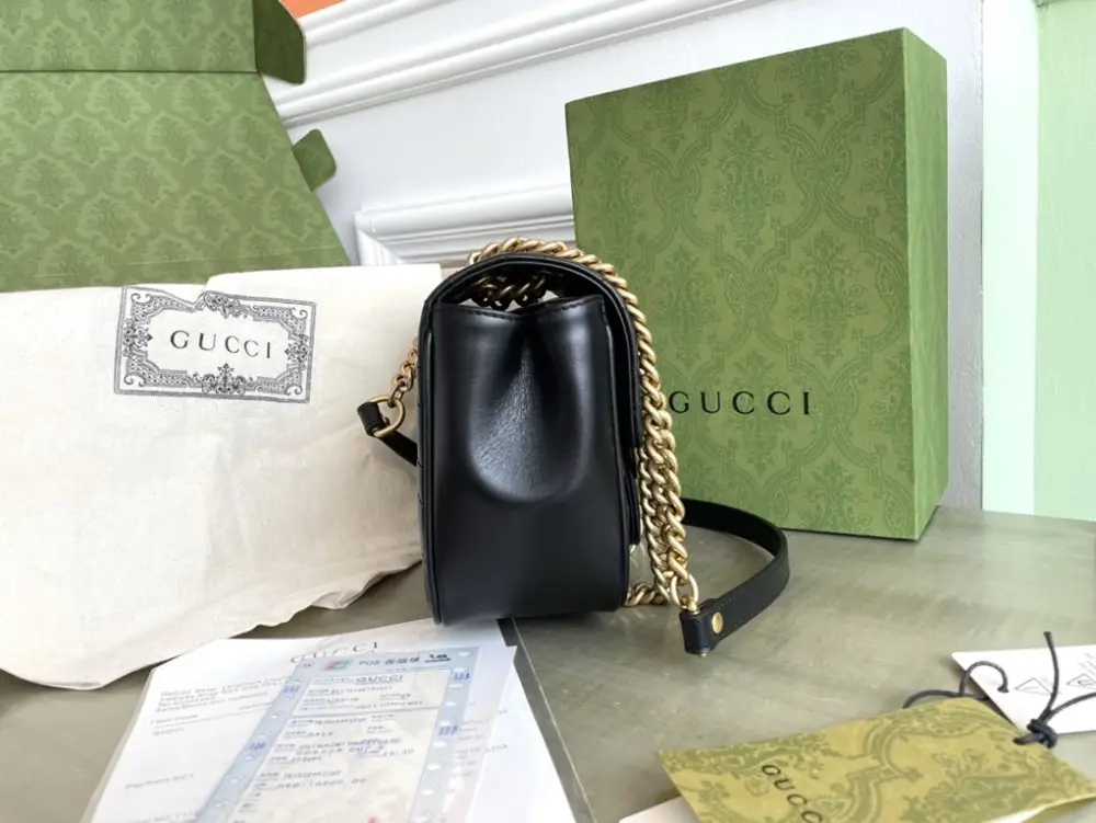 Gucci A bag across shoulder GG Marmont — Photo 3