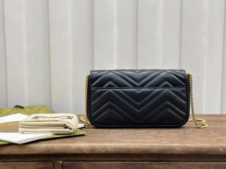 Gucci Сумка GG Marmont Mini 21 см — Фото 4