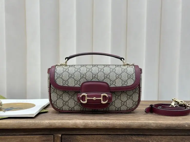 Gucci — Сумка-седло Saddle 22 см