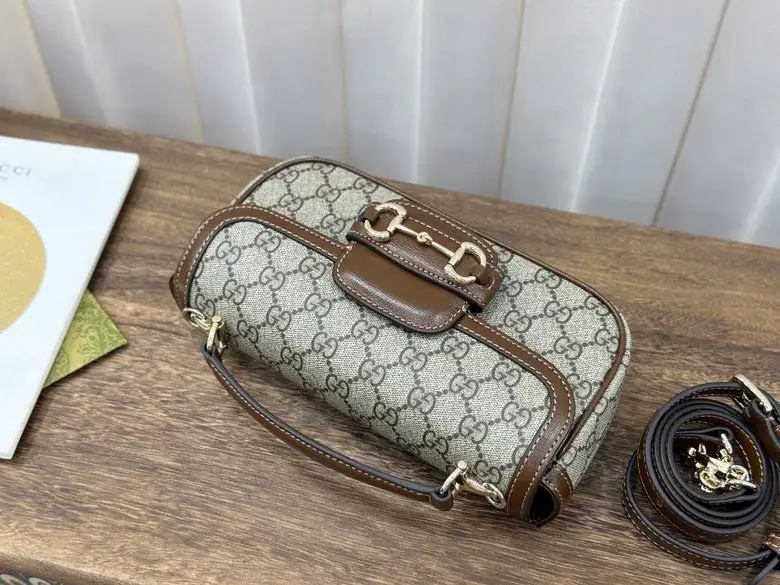 Gucci Сумка-сідло Saddle 22 см — Фото 3