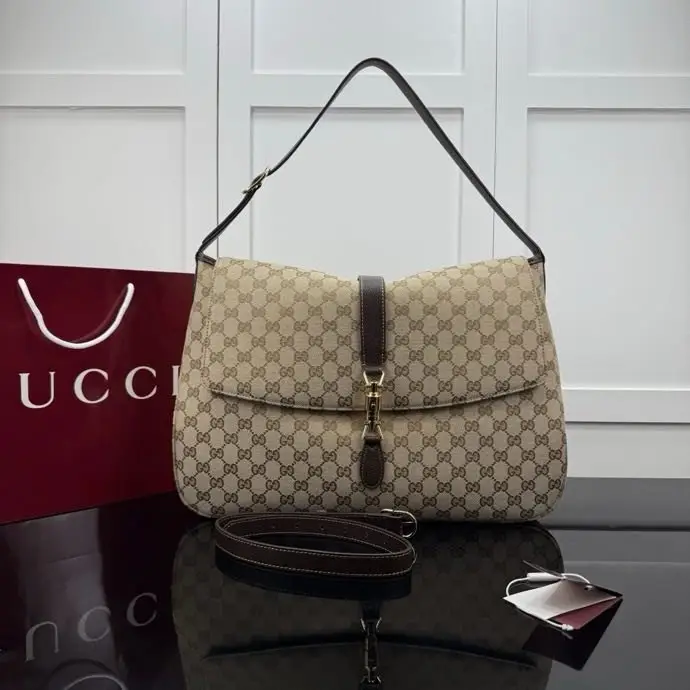 Gucci — A bag women's 43 cm