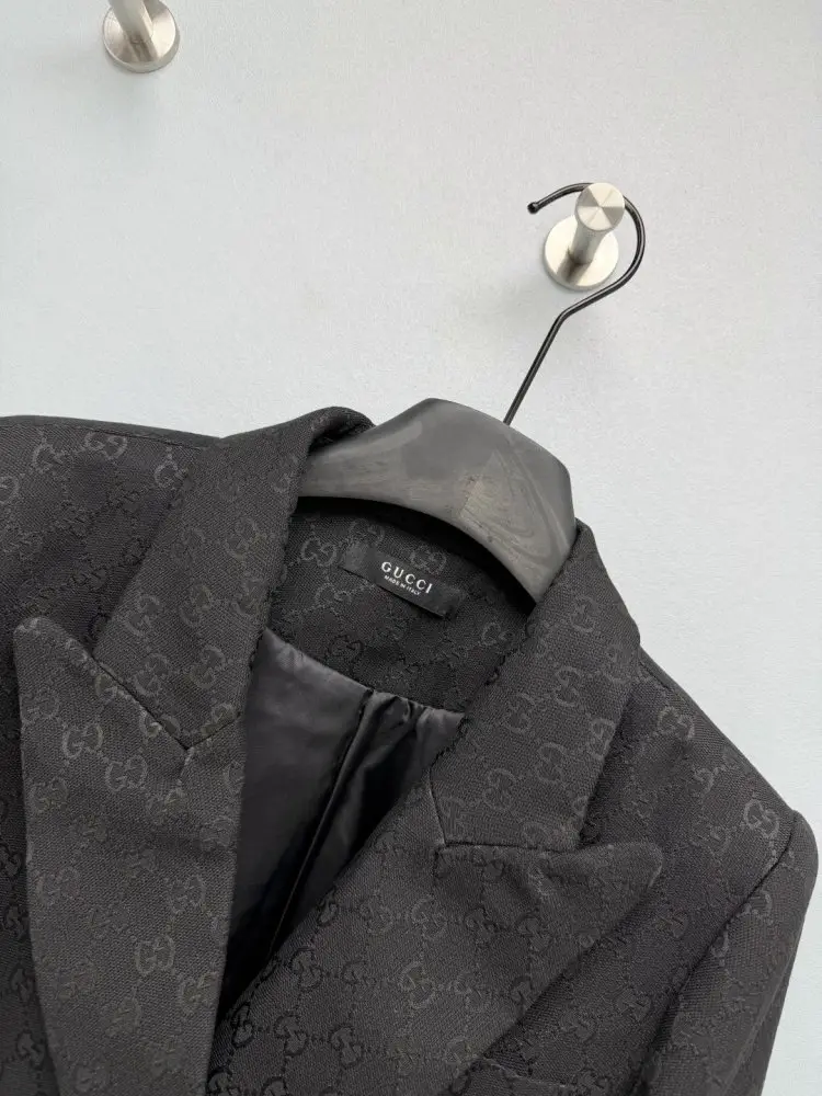 Gucci A jacket female — Photo 2