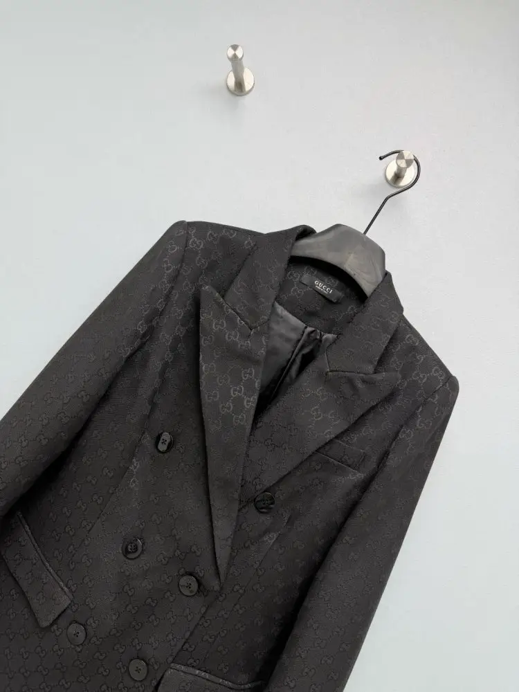Gucci A jacket female — Photo 3