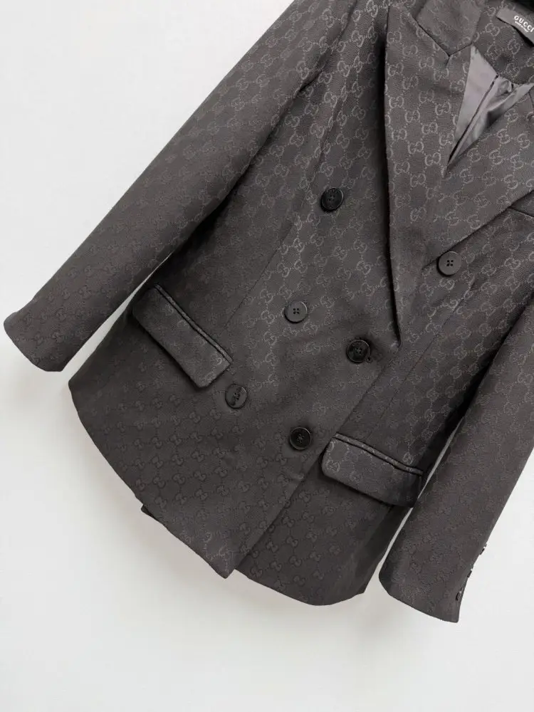 Gucci A jacket female — Photo 4