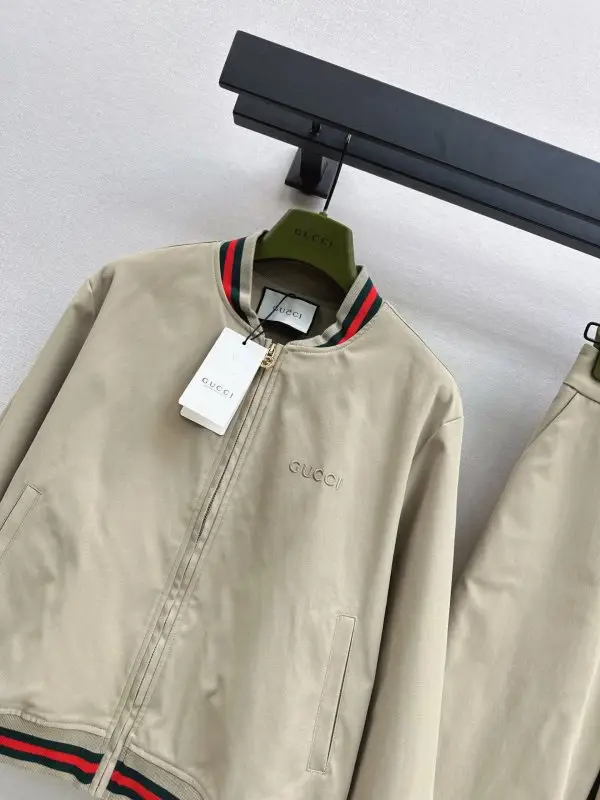 Gucci Костюм женский — Фото 3