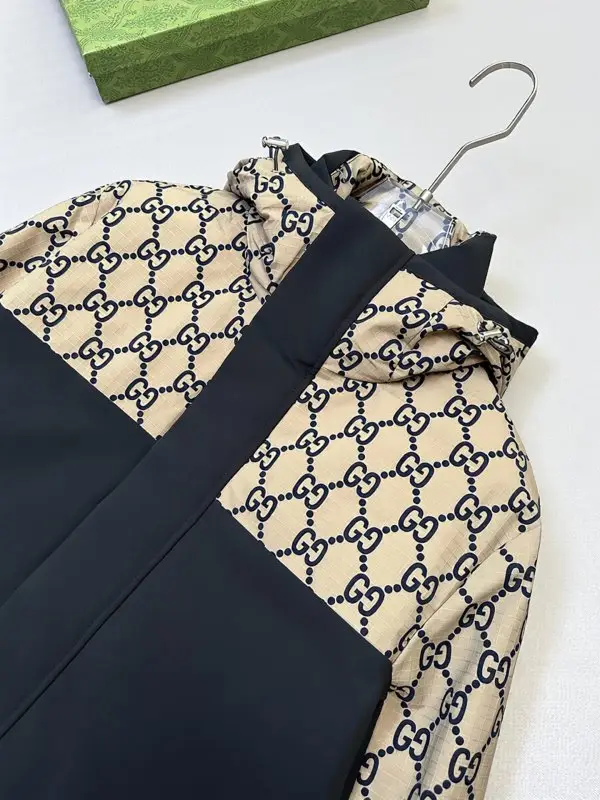 Gucci Down jacket male — Photo 4