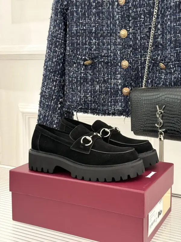 Gucci Лоферы на платформі з пряжкою — Фото 1