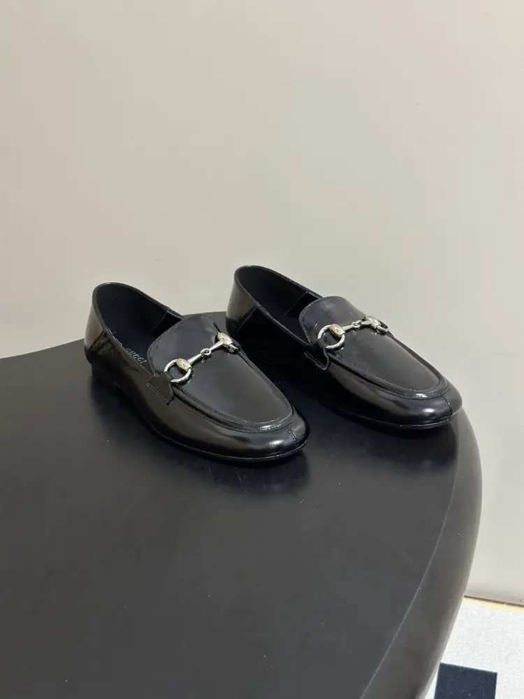 Gucci — Лоферы женские