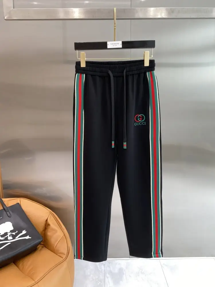 Gucci — Pants sport men's