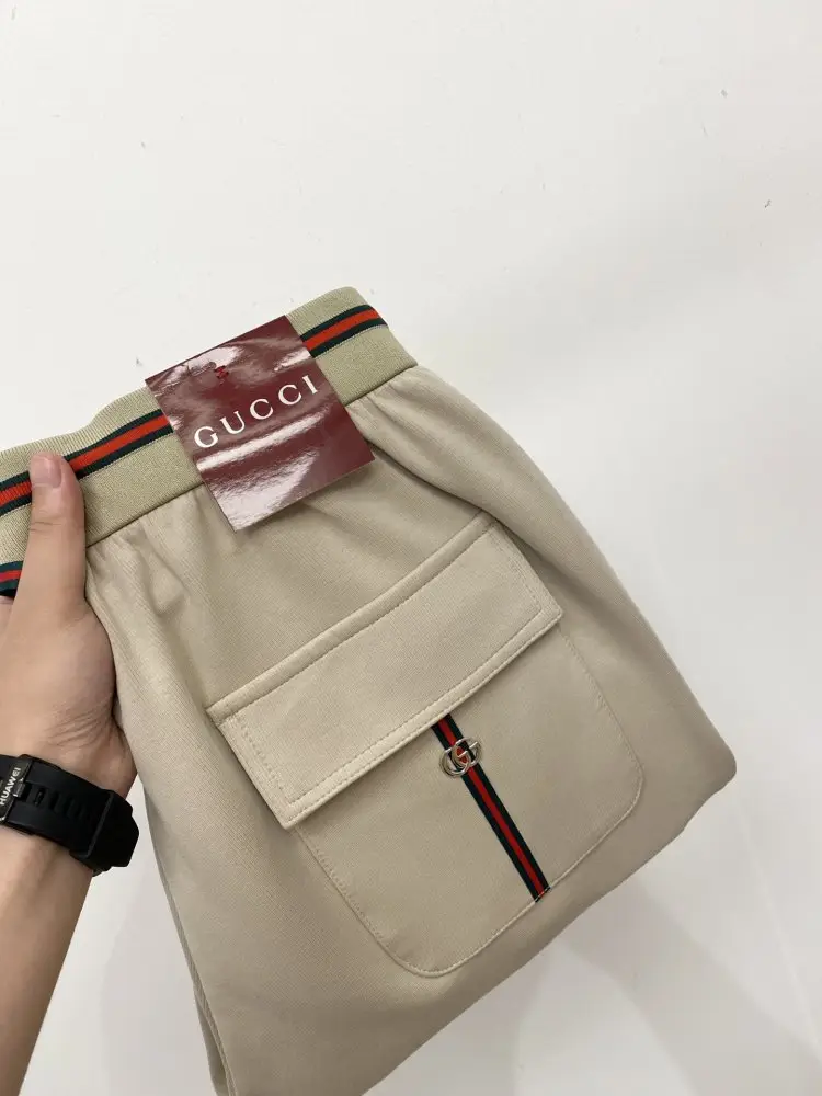 Gucci — Pants sport men's