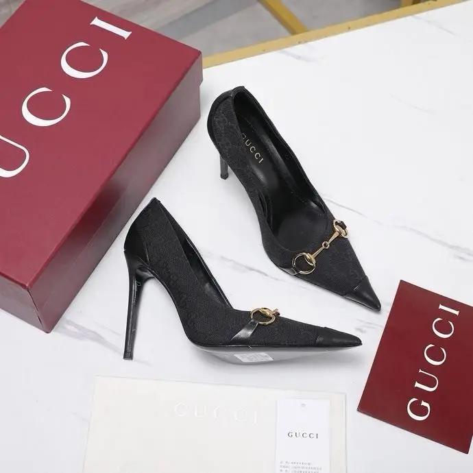 Gucci Shoes boats Bombshell on high heel — Photo 4