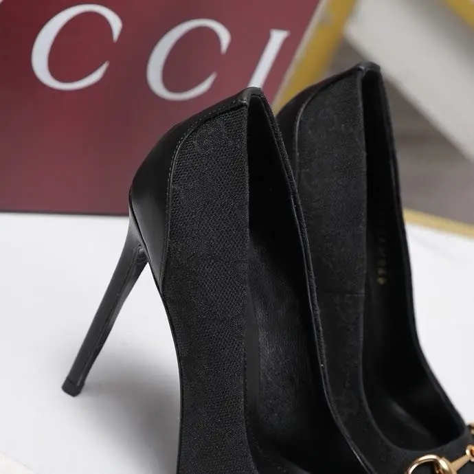 Gucci Shoes boats Bombshell on high heel — Photo 5