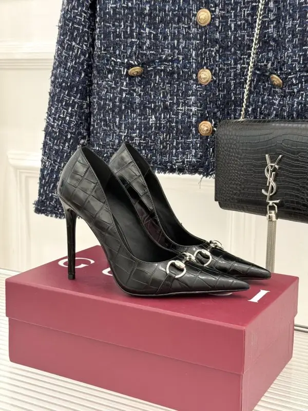 Gucci Туфлі на високому підборах з гострим носком — Фото 1