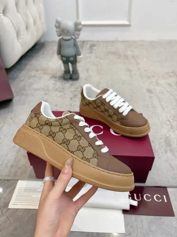 Gucci — Кросівки жіночі