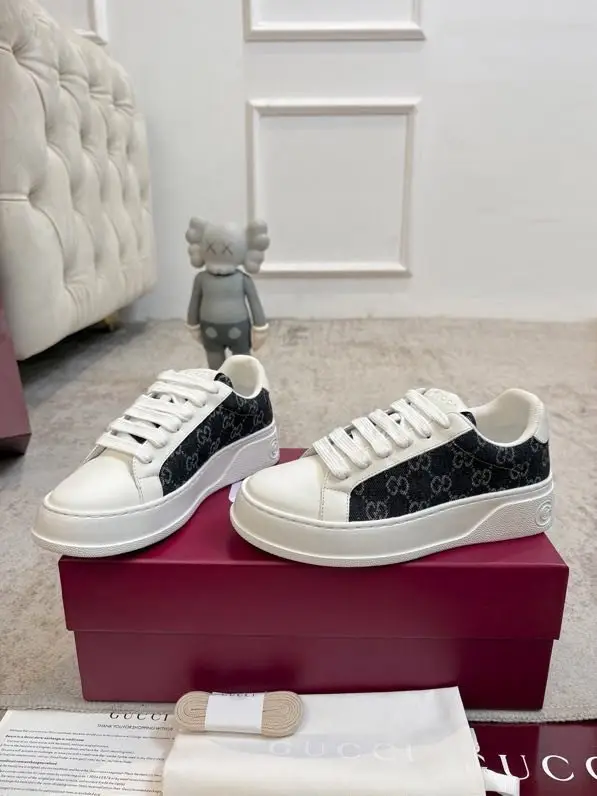 Gucci — Кросівки жіночі
