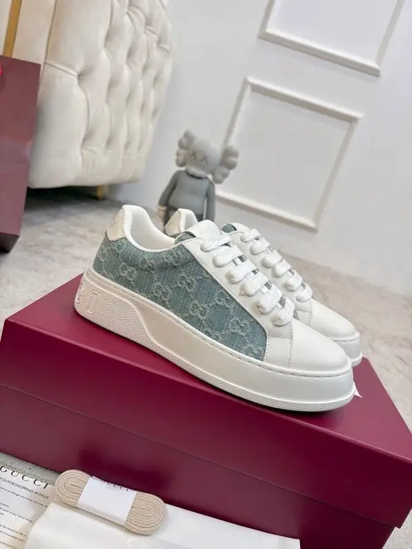 Gucci Кросівки жіночі — Фото 2