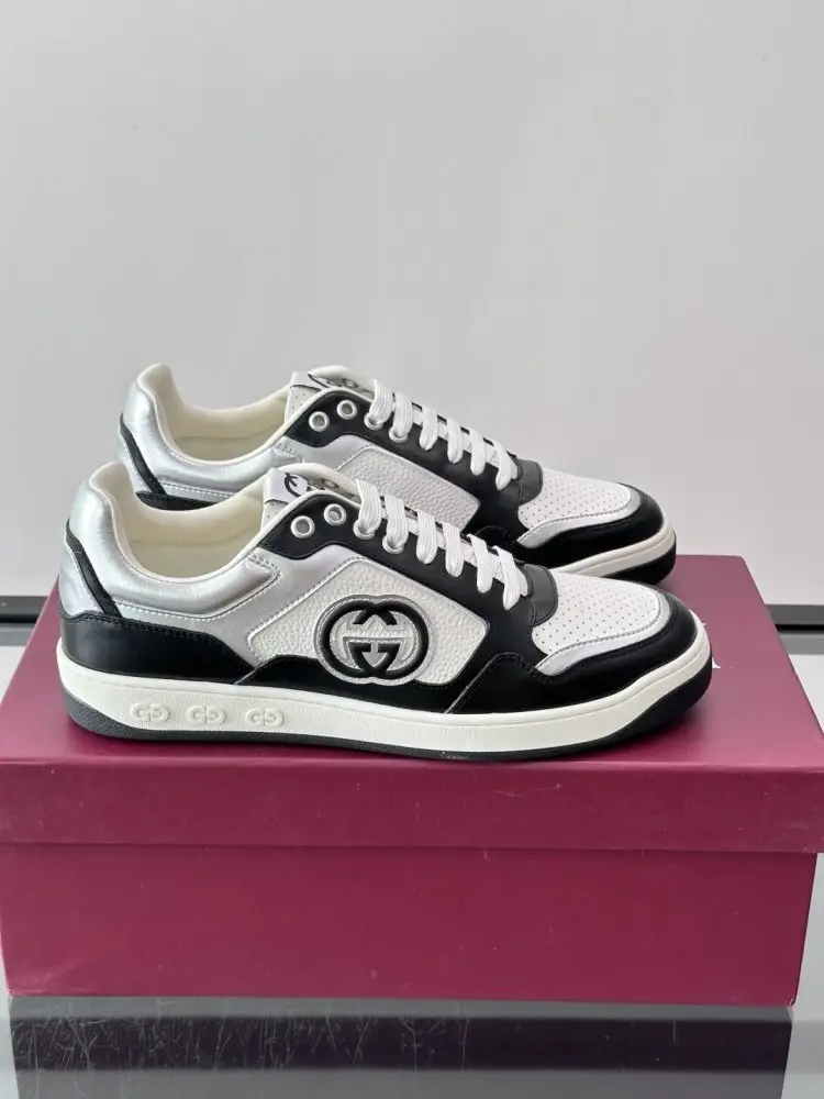 Gucci — Sneakers