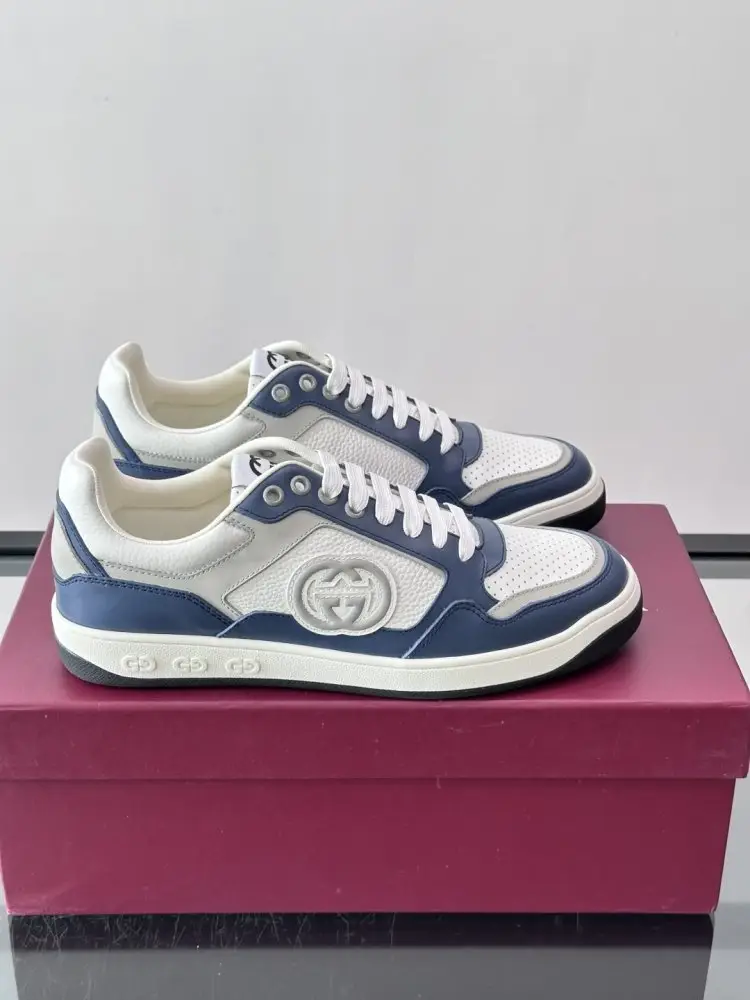 Gucci — Sneakers
