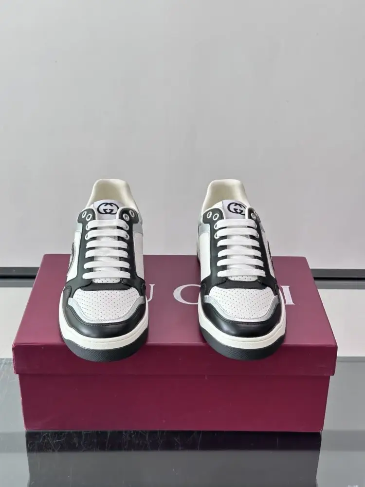 Gucci Sneakers — Photo 2