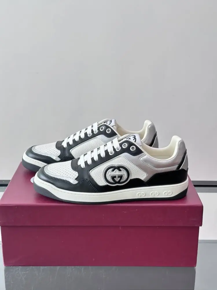 Gucci Sneakers — Photo 3