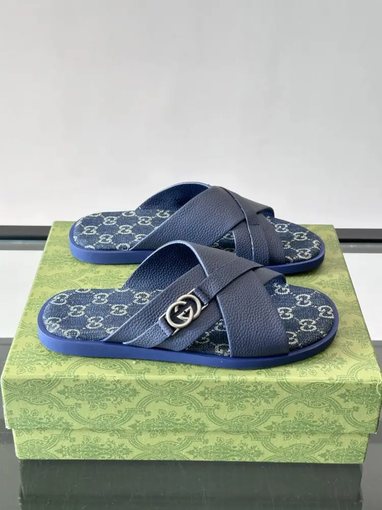 Gucci — Шльопанці чоловічі