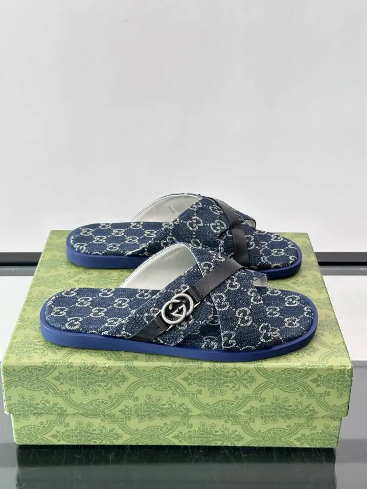 Gucci — Шльопанці чоловічі