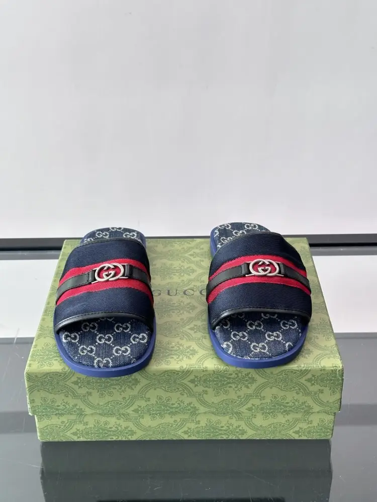 Gucci Шльопанці чоловічі — Фото 2