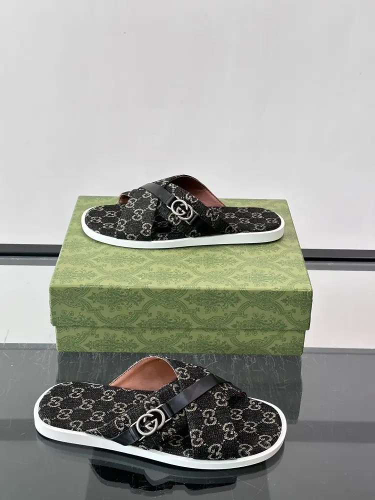 Gucci Шльопанці чоловічі — Фото 4