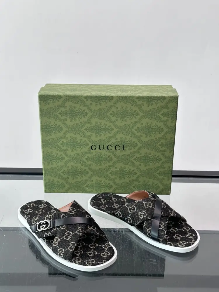 Gucci Шльопанці чоловічі — Фото 5