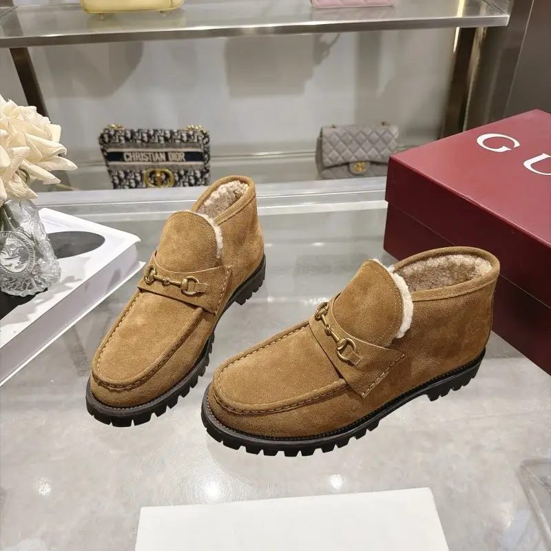 Gucci — Зимние женские замшевые туфли