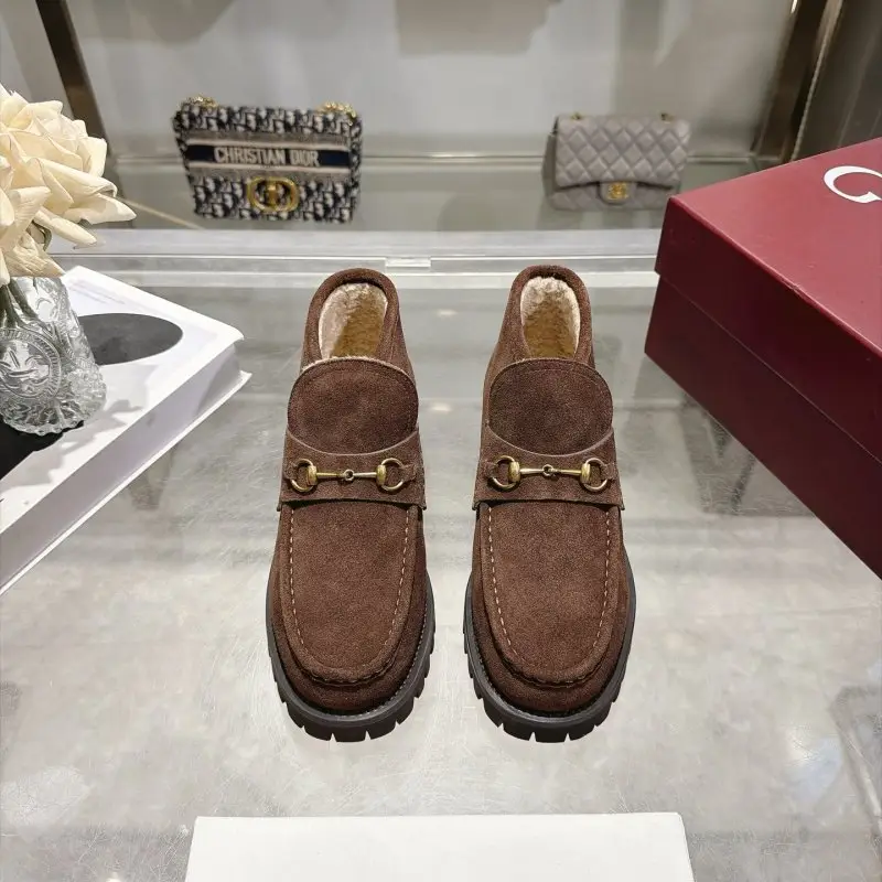 Gucci Зимние женские замшевые туфли — Фото 2