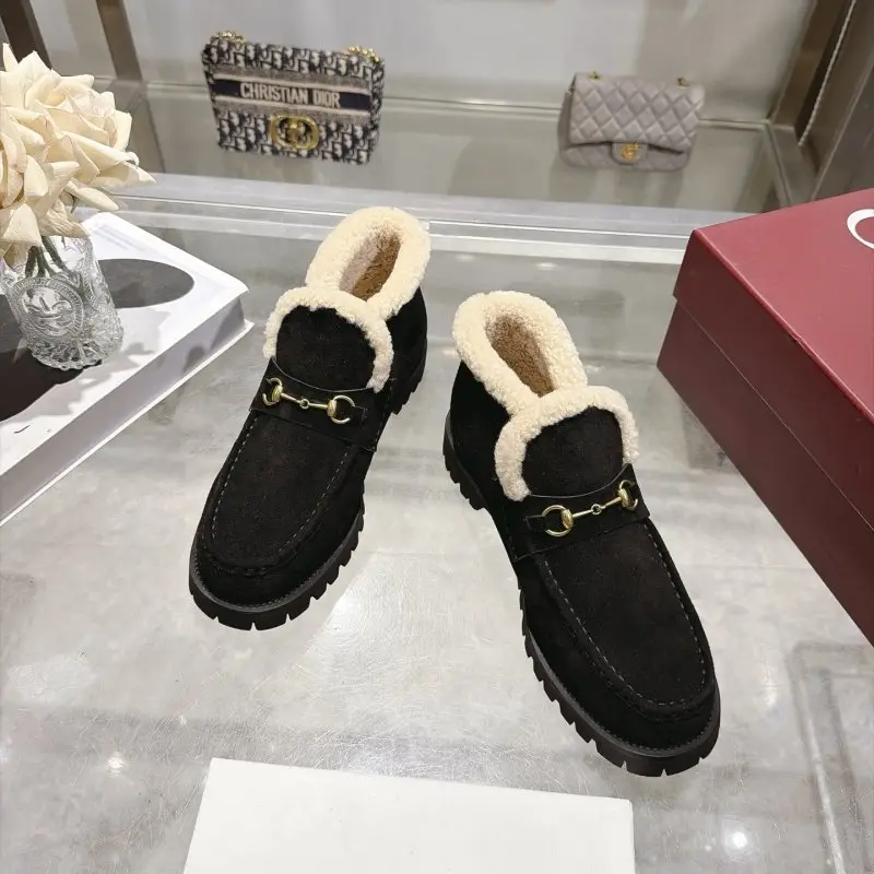 Gucci Winter women's suede shoes — Photo 3