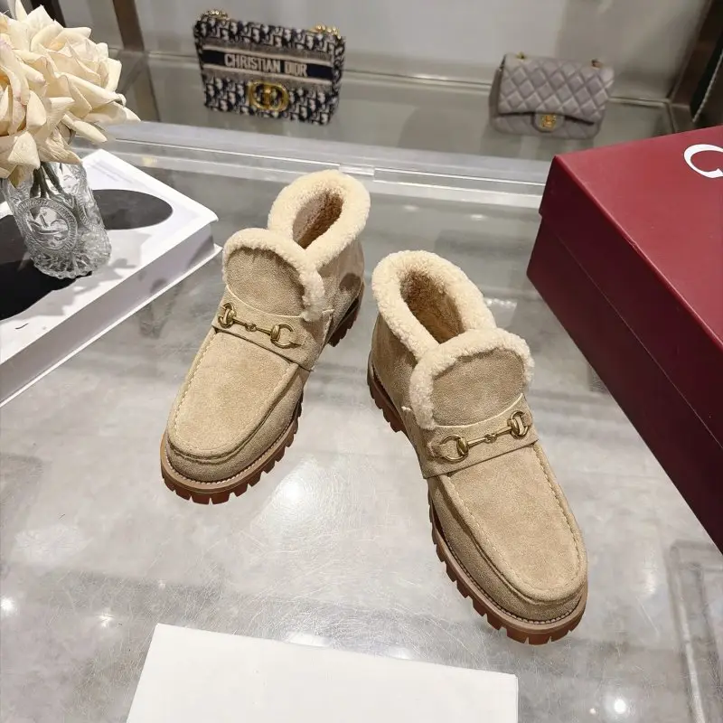 Gucci Winter women's suede shoes — Photo 3