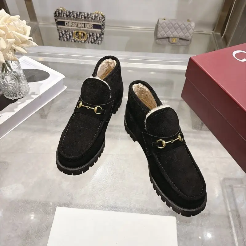 Gucci Зимние женские замшевые туфли — Фото 3