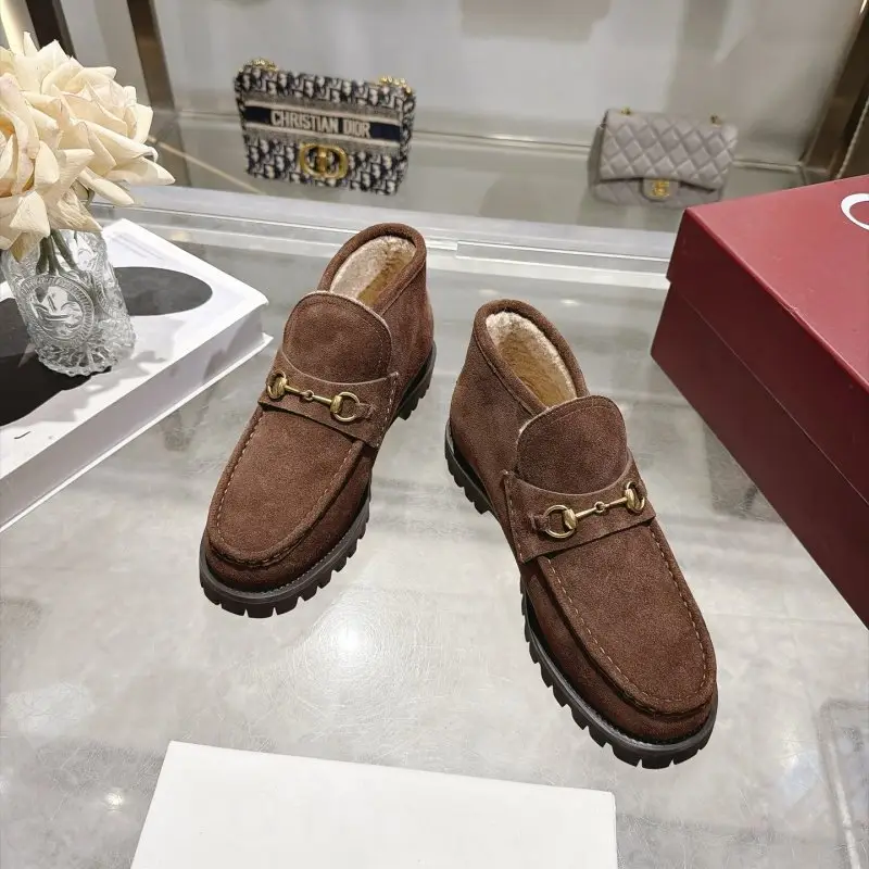 Gucci Зимние женские замшевые туфли — Фото 3