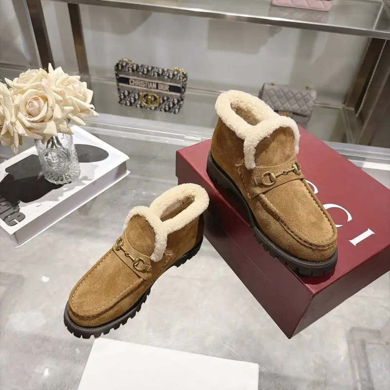Gucci Зимние женские замшевые туфли — Фото 4