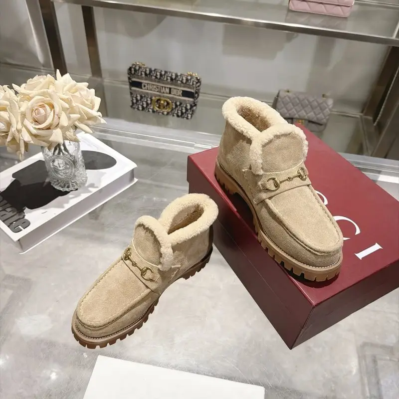 Gucci Winter women's suede shoes — Photo 4