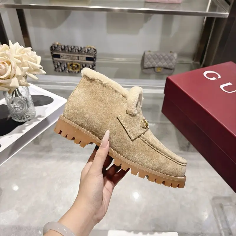 Gucci Winter women's suede shoes — Photo 5