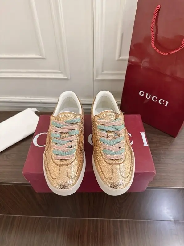 Gucci — Жіночі кросівки Gucci Double G