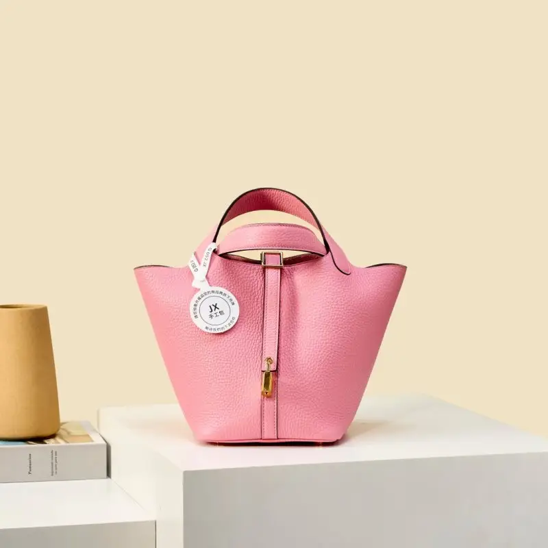 Hermes — Сумка-відро Picotin Lock 18 з шкіри Clemence