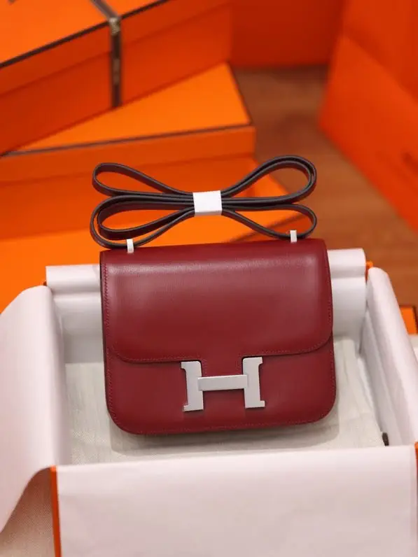 Hermes — Сумка Constance 19 см в шкірі box