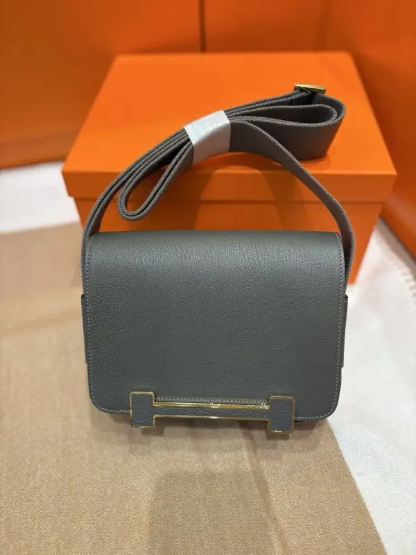 Hermes — A bag Hermès Geta 20 cm of goat skin