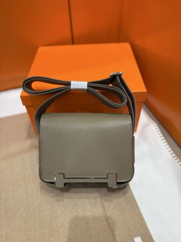 Hermes — A bag Hermès Geta 20 cm of goat skin