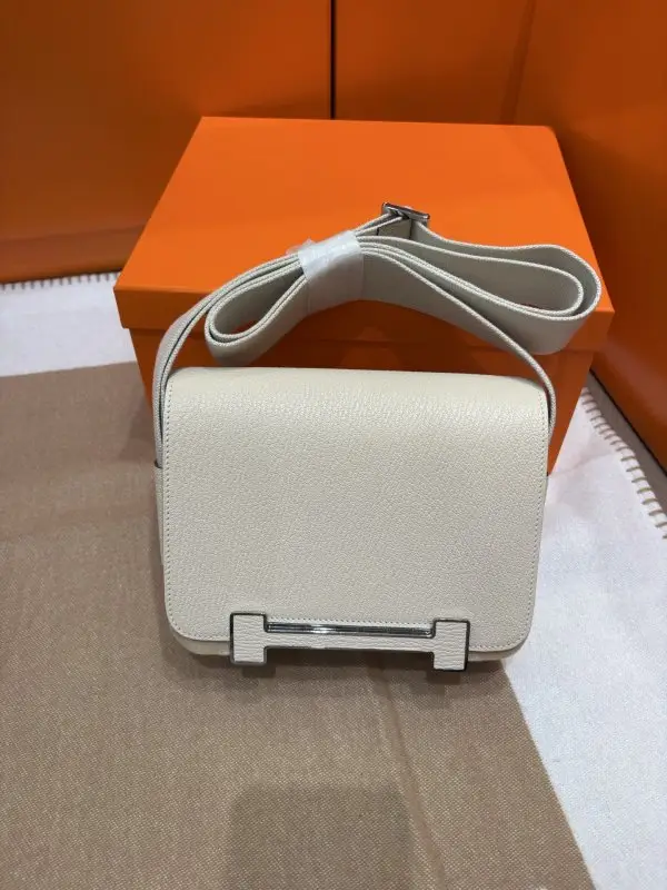 Hermes — A bag Hermès Geta 20 cm of goat skin