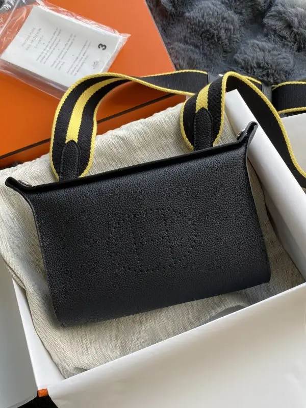 Hermes — Сумка Hermès Videpoches 27 см в шкірі Togo