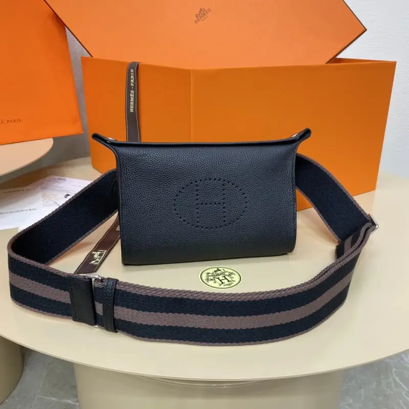 Hermes — Сумка Hermès Videpoches 27 см в шкірі Togo