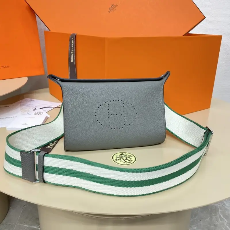 Hermes — Сумка Hermès Videpoches 27 см в коже Togo